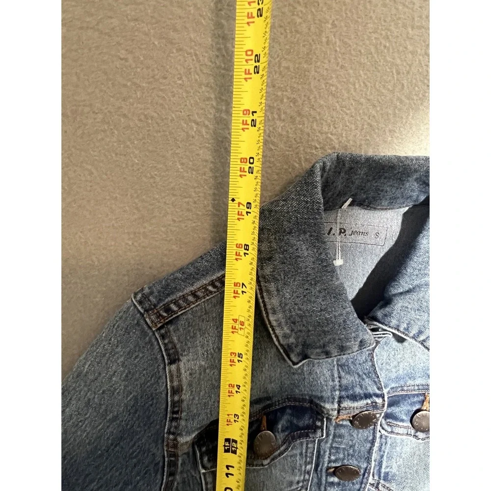 V.I.P. Jeans Girls Distressed Denim Jacket Size S Blue Button Front Frayed‎ Hem